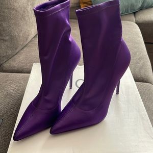 Leo purple slip ankle boot